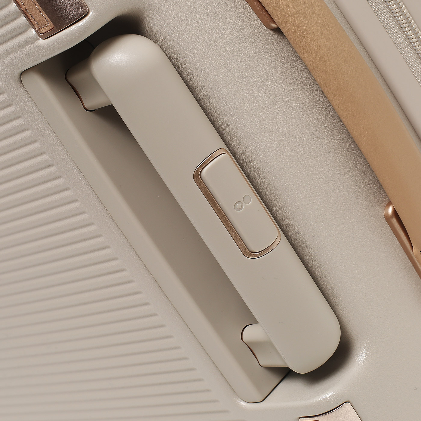 Чемодан средний M из поликарбоната Echolac Dynasty VLX