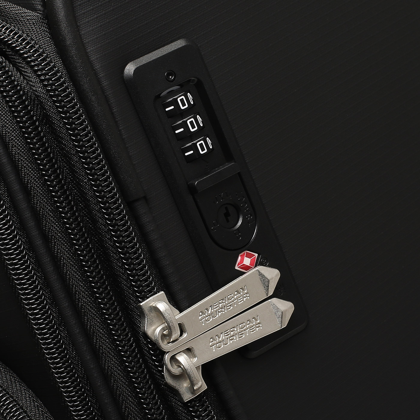 Чемодан очень большой XL тканевый American Tourister Summerride