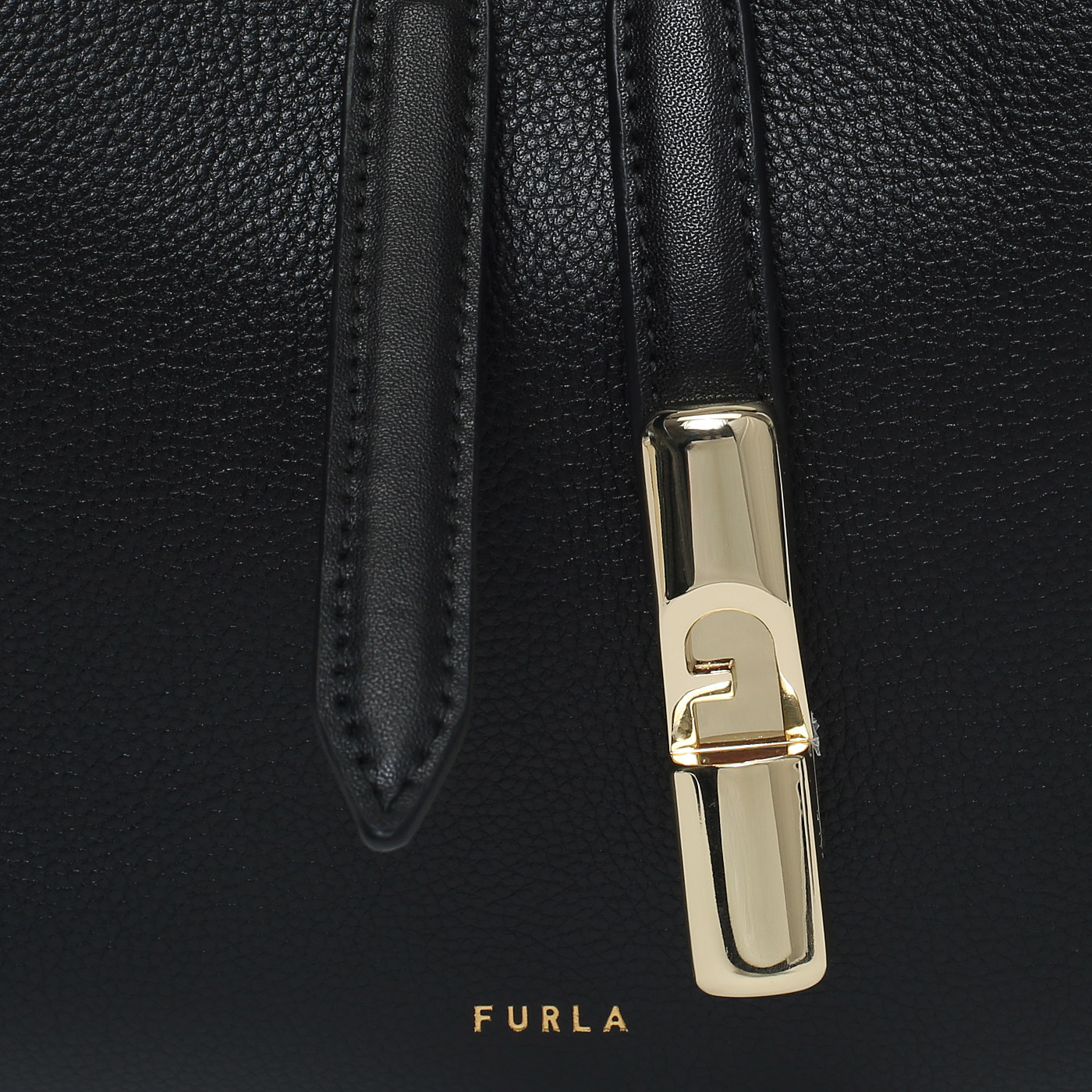 Кожаная сумка через плечо Furla Goccia