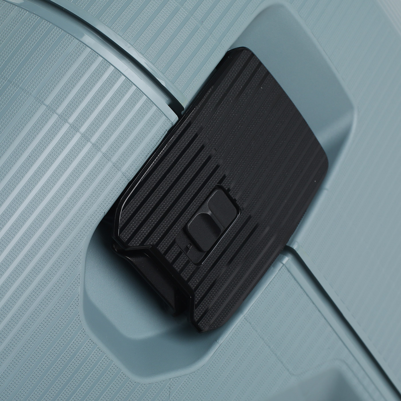 Чемодан большой L из полипропилена с кодовым замком Samsonite Magnum ECO